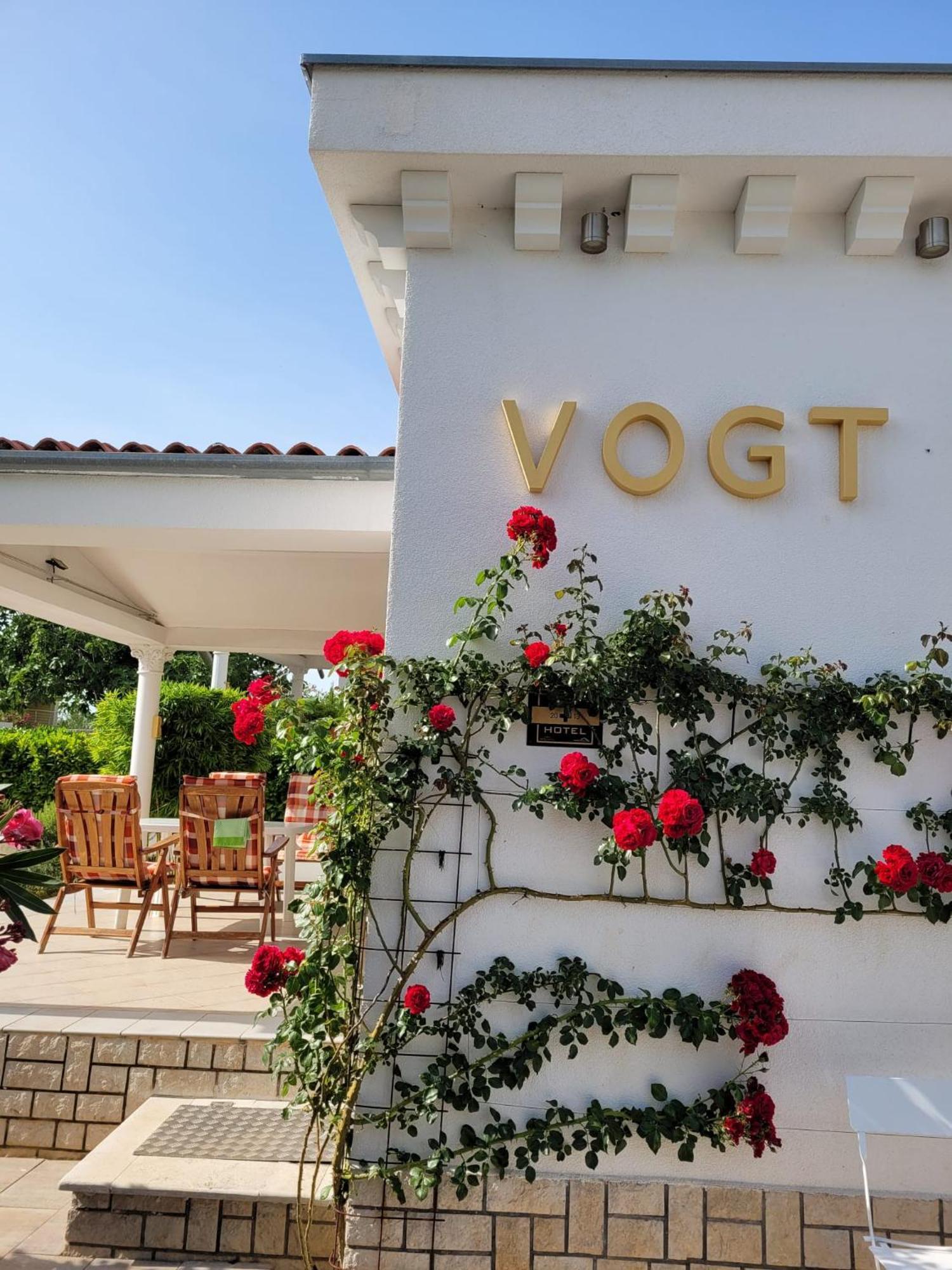 Residence Vogt Porec Esterno foto