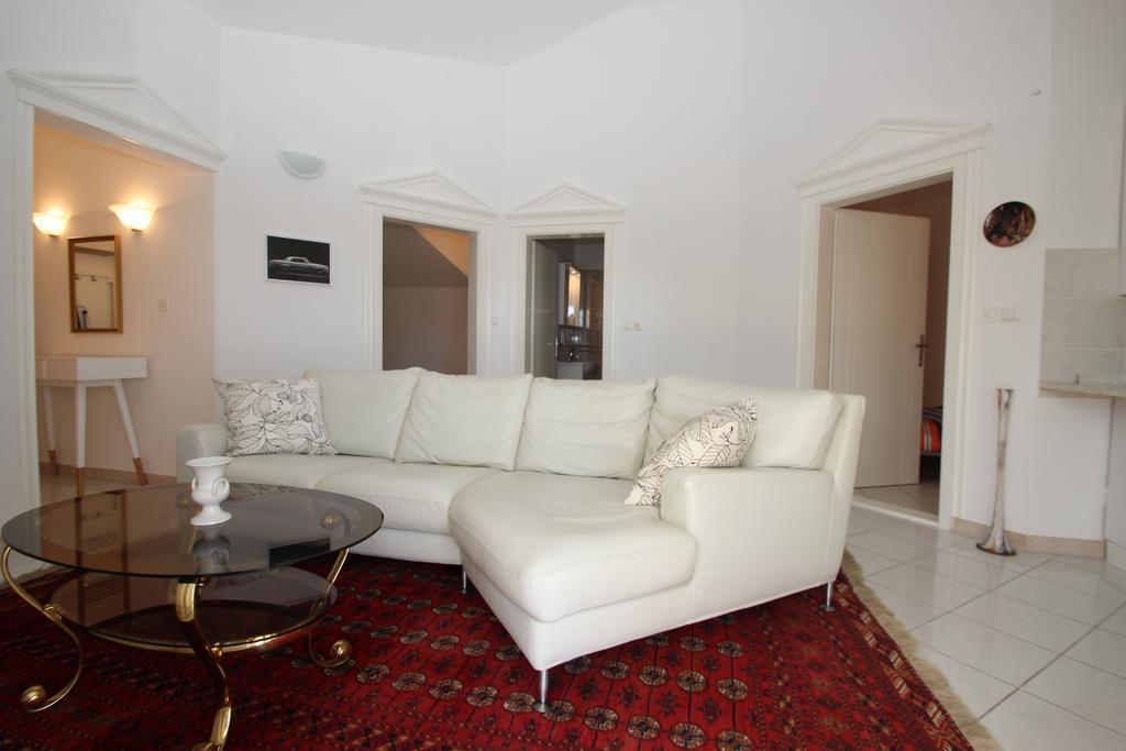 Residence Vogt Porec Esterno foto